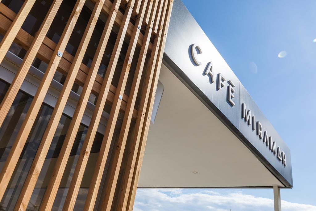 Hotel Cafe Miramar Le Grau-du-Roi Exterior photo